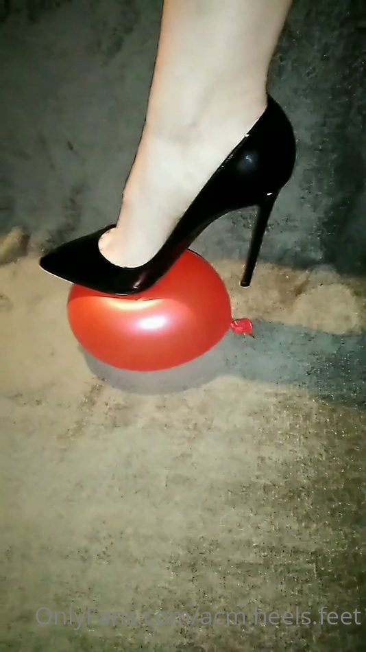 Little high heel balloon tease