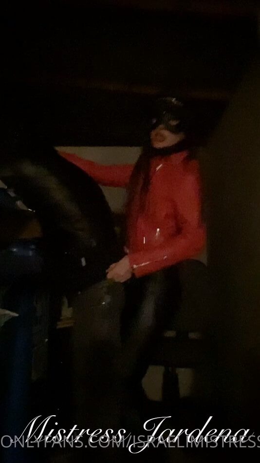 Mistress Jardena- Taking strangers anal virginity in the dumpster